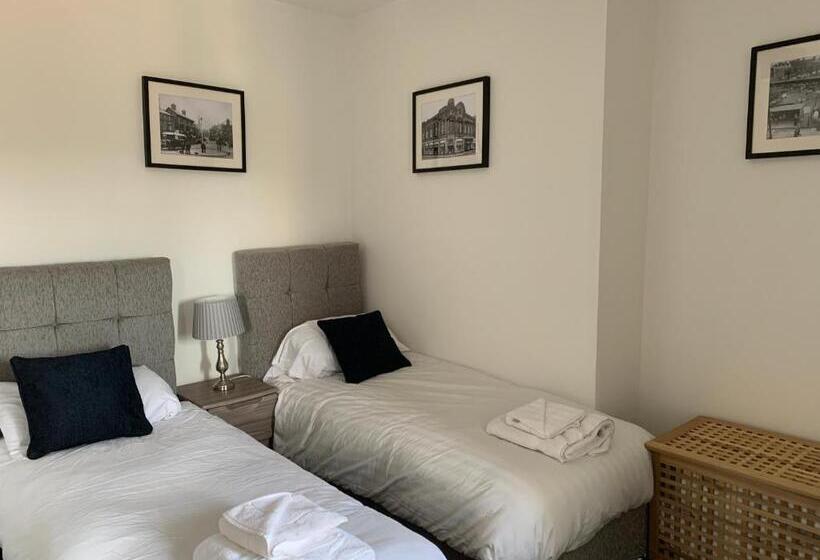Дом 2 Спальни, Market Place Serviced Apartments, Leek