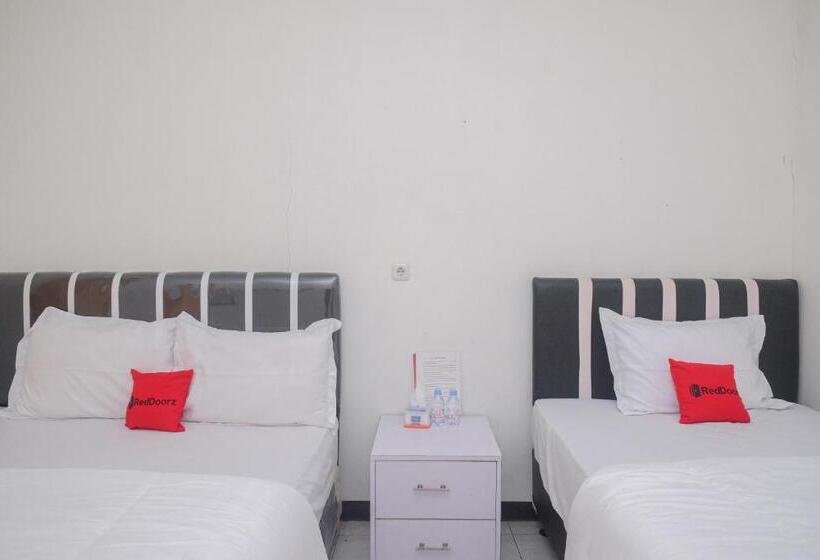 Семейный Номер, Reddoorz Syariah @ Jalan Dieng Wonosobo 2