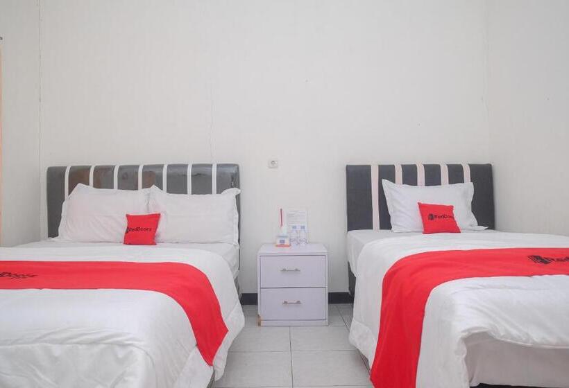 Семейный Номер, Reddoorz Syariah @ Jalan Dieng Wonosobo 2