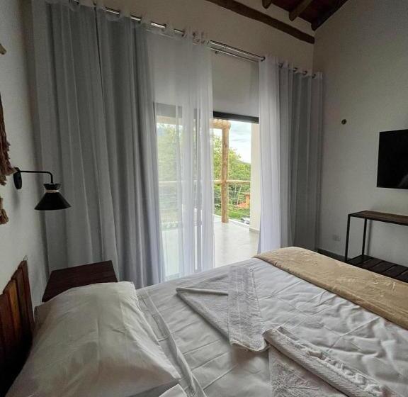 패밀리 스튜디오, Santomar Guest House