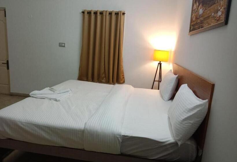 Номер Стандарт с Балконом, Sv Orchid Deluxe Room King Size Bed With Balcony