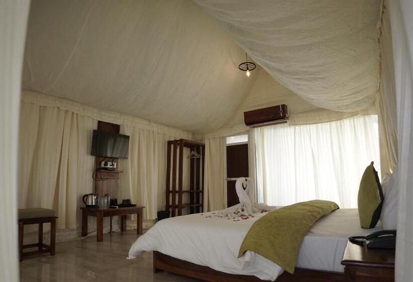 Номер Superior Кровать Кинг, Wabi Sabi Resort, Igatpuri