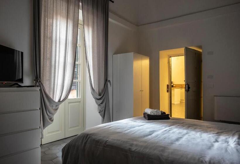 اتاق استاندارد با تخت بزرگ, Archivolto Del Teatro