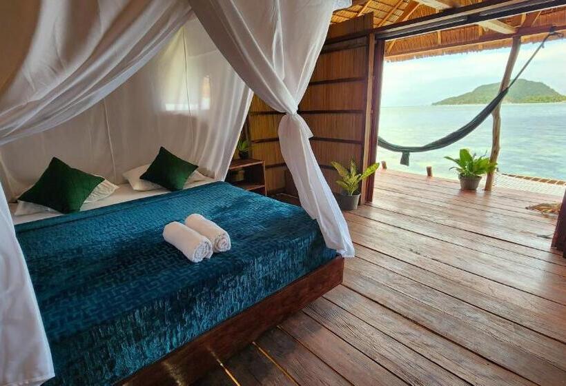بانگلوی سوپریور, Mansuar Raja Ampat Bungalows