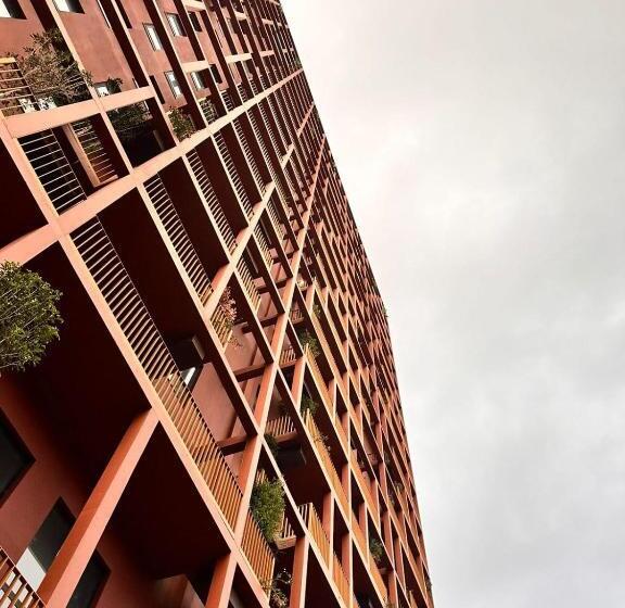 1 Bedroom Penthouse Apartment, Square Inn Garden Apart