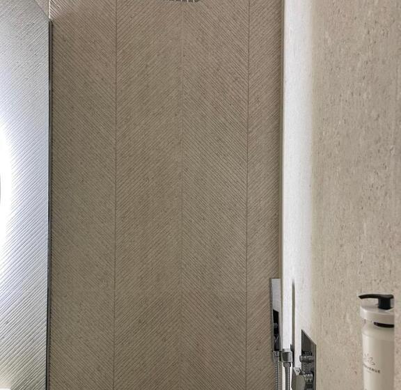 1 Bedroom Penthouse Apartment, Square Inn Garden Apart