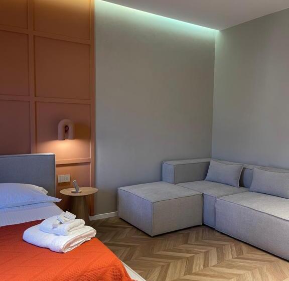 Deluxe Suite King Bed, Square Inn Garden Apart