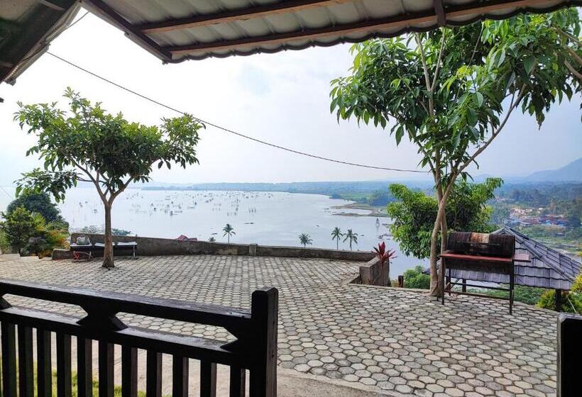 Семейный Номер, Arafah Resort @ Danau Kerinci Jambi Redpartner