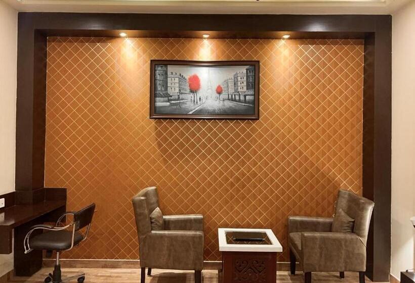 패밀리 스위트, Lavanya Tower Haldwani