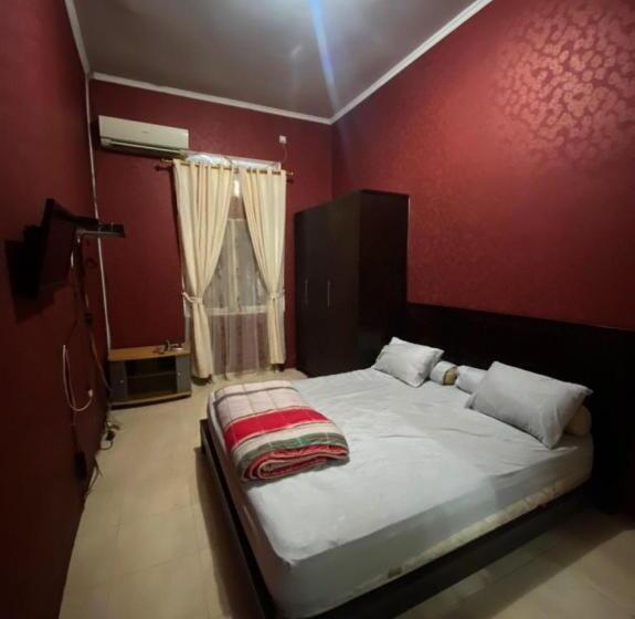 Номер Deluxe, Oyo 93292 Raudhatul Husna Homestay Syariah
