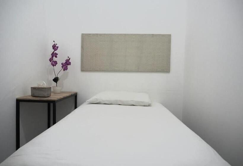 Номер Deluxe Одноместный, Oyo 93311 Pesona Orange Homestay