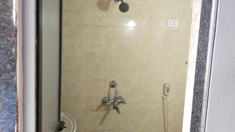 Трехместный Номер Классика, Oyo Flagship Hotel Golden Nest