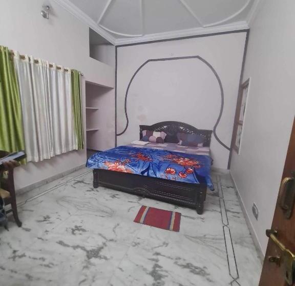 Трехместный Номер Классика, Spot On Hotel Pragya 4