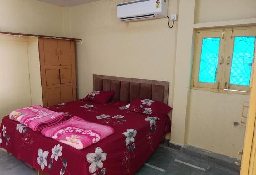 חדר סטנדרט עם מיטת קינג, Shree Shiv Tara Guest House