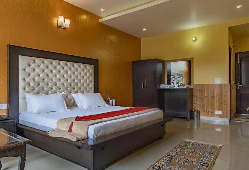 디럭스 룸 킹사이즈 침대, Rudra Hotel And Resort ! New ! Mountain ! Kasauli
