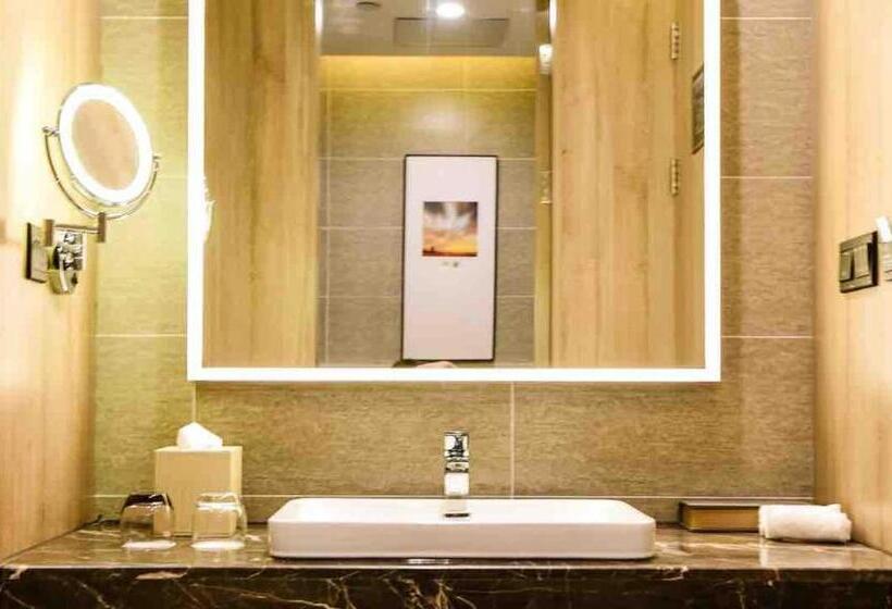 Номер Superior, Atour Hotel Xiamen Haicang Gulangyu Pier Seaview