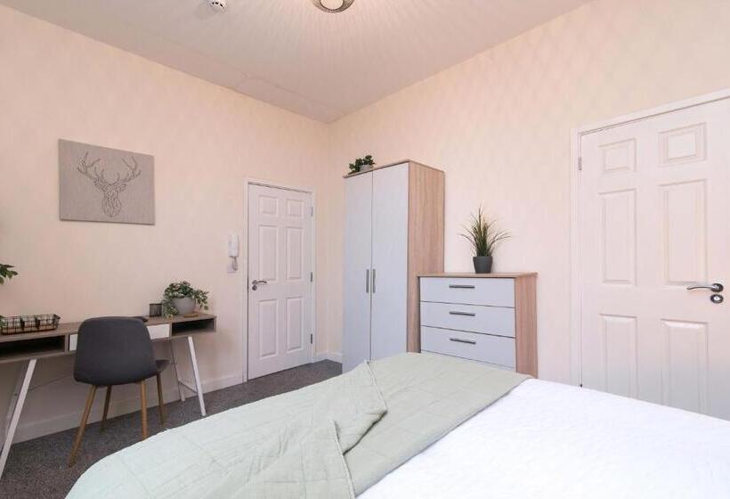 Номер Стандарт, Cheerful Double En Suite Room With Free Wifi