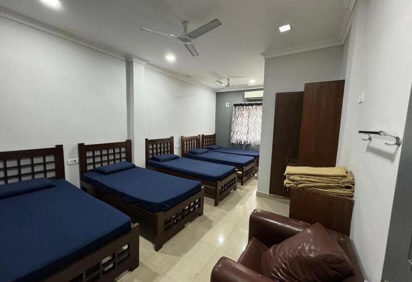 Номер Стандарт Трехместный, Frankies Holiday Inn