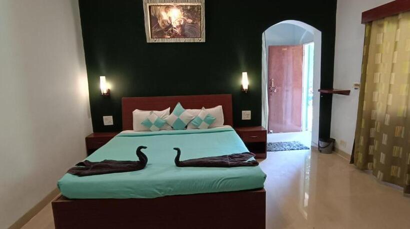 Номер Deluxe, Green Woods Resort