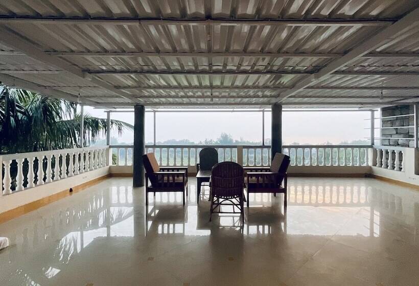 Quarto Deluxe, Nagas Hotel Satyavati Morjim