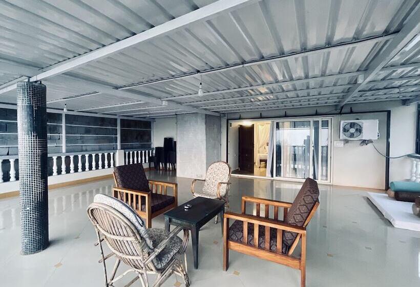 디럭스 룸, Nagas Hotel Satyavati Morjim