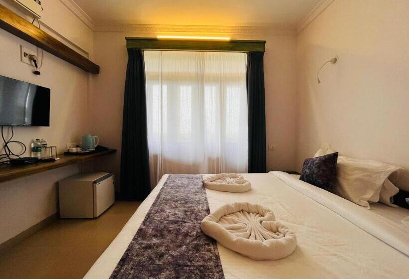 Quarto Deluxe Vista Mar, Nagas Hotel Satyavati Morjim