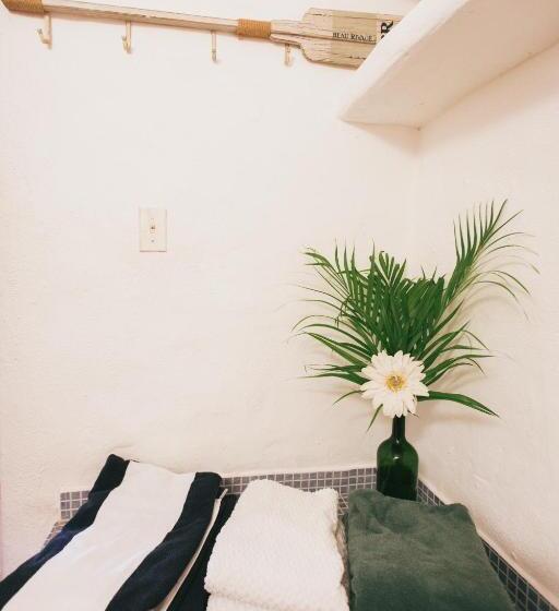 Люкс Вид на Бассейн, Oceanfront Bungalows   Paradise Rentals