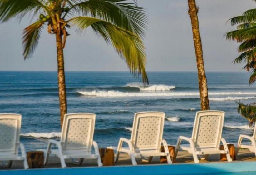 Люкс Вид на Бассейн, Oceanfront Bungalows   Paradise Rentals
