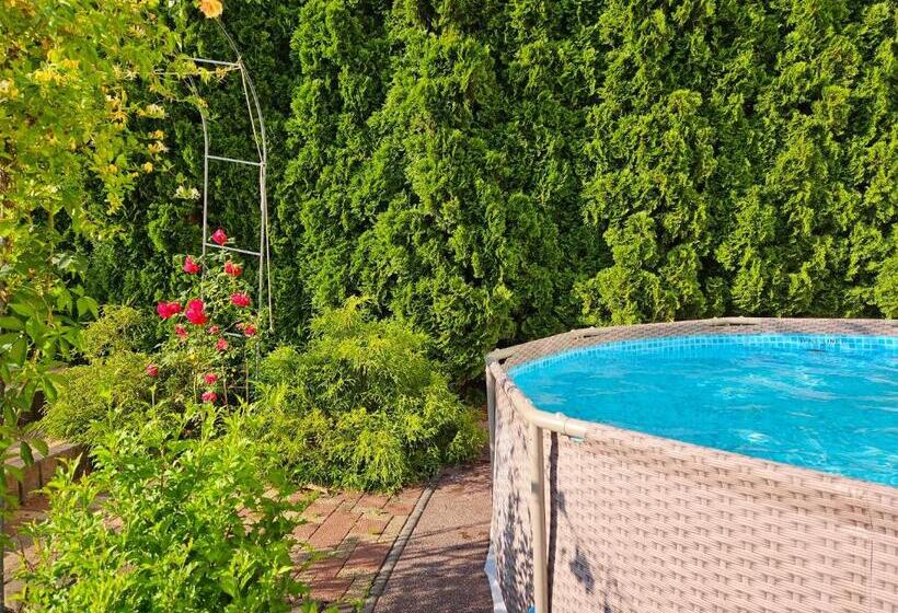 Номер Стандарт Вид на Сад, Czech Paradise Family Guest House With Breakfast & Garden