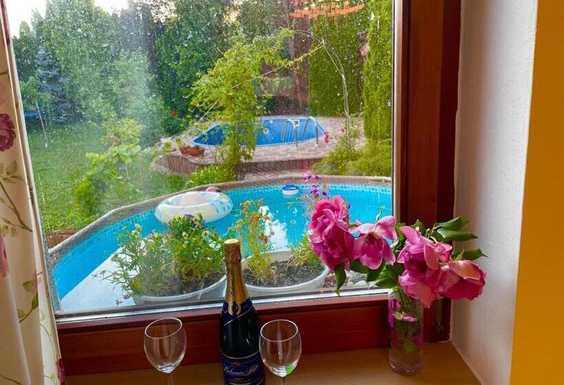 Номер Стандарт Вид на Сад, Czech Paradise Family Guest House With Breakfast & Garden