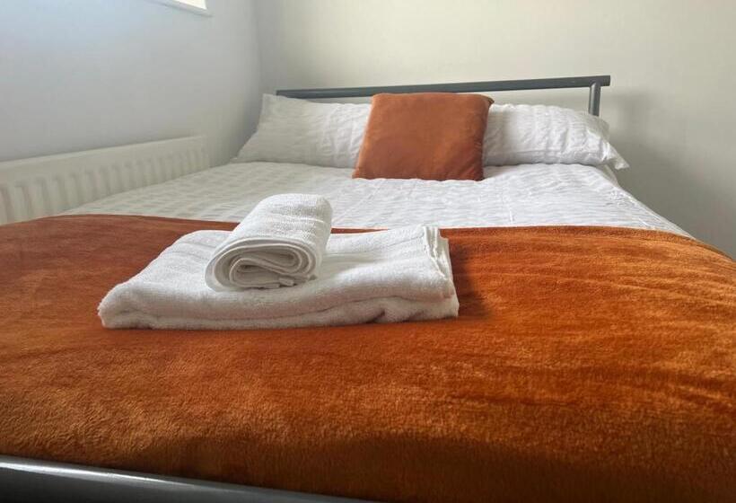اتاق لوکس, The Coral Guest House 1 Mile From Winchester Market