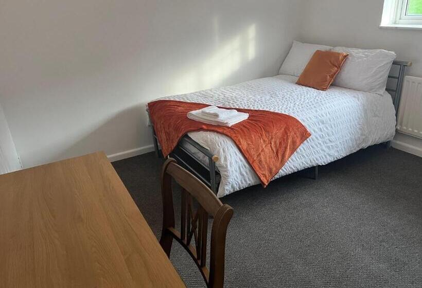 اتاق لوکس, The Coral Guest House 1 Mile From Winchester Market
