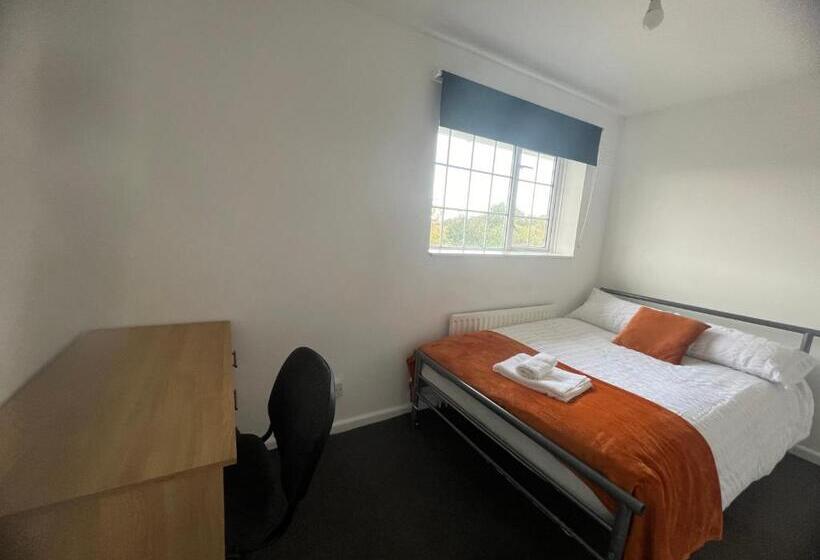 اتاق استاندارد, The Coral Guest House 1 Mile From Winchester Market