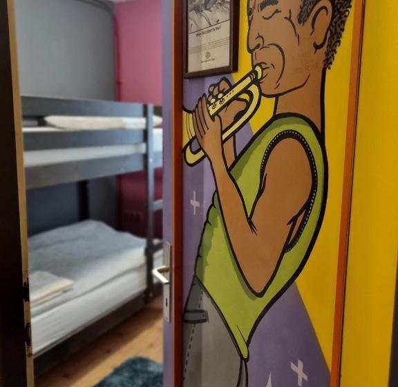 اتاق استاندارد, Sax Pub Hostel Ljubljana