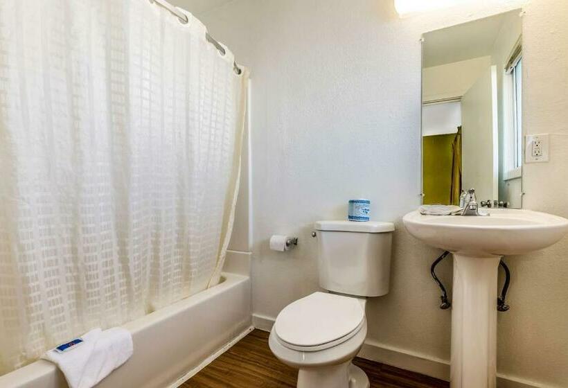 Стандартный Номер Кровать Кинг, Motel 6 San Rafael