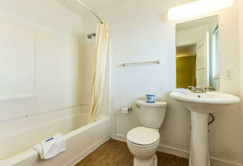 Четырехместный Номер Стандарт, Motel 6 San Rafael