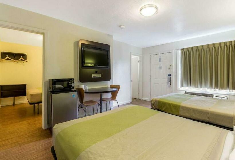 Четырехместный Номер Deluxe, Motel 6 San Rafael
