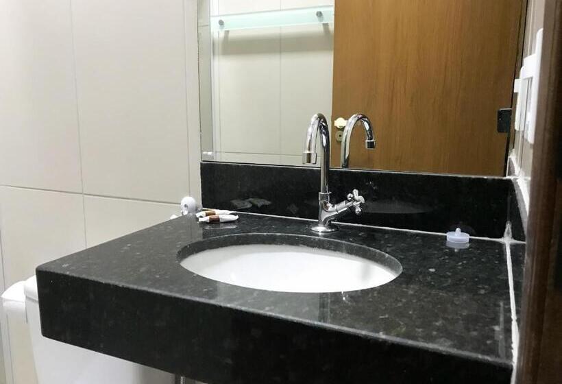 Quarto Estandar para Deficientes Físicos, Império