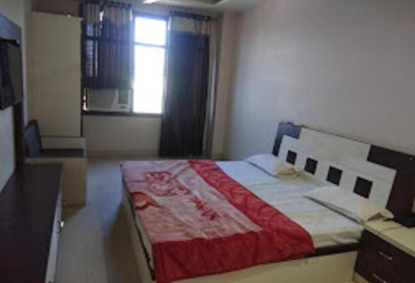 经济房, Varun Inn