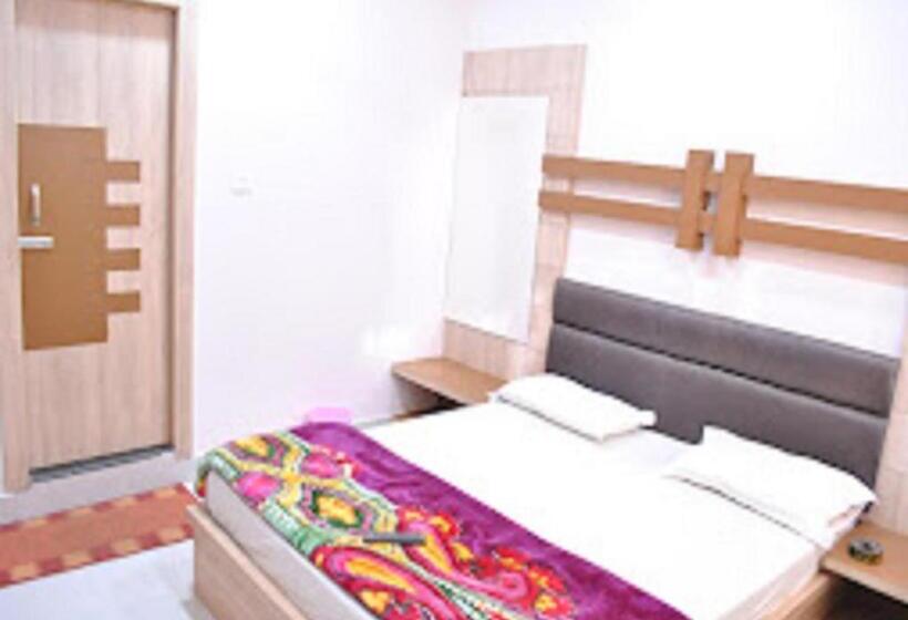 Quarto Estandar, Varun Inn