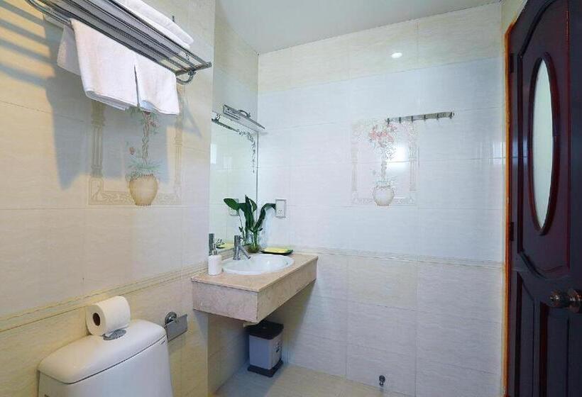 سوییت جونیور, Lucky Star Hotel   Bui Vien Walking Street