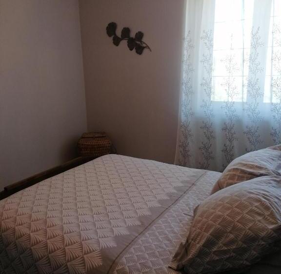 Номер Стандарт, La Croisée