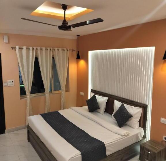 디럭스 룸, Ganeshwaram Hotel & Restaurant, Bhowali, Nainital