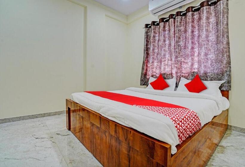 اتاق کلاسیک سه تخته, Oyo Flagship Bluebird Service Apartment