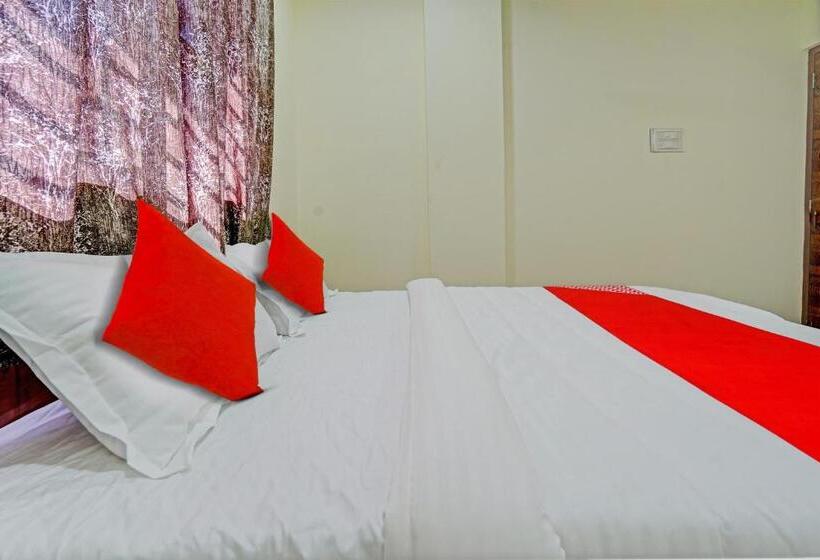 اتاق کلاسیک سه تخته, Oyo Flagship Bluebird Service Apartment