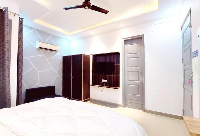 اتاق اکونومی, The Barak S Residency    Lpu Main Gate    Special For Parents, Students, Couples, Corporate