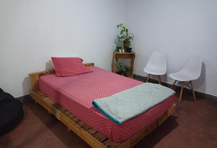 اتاق استاندارد, Hostel B