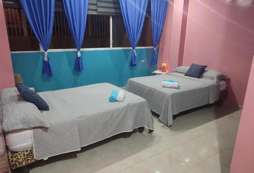 Habitación Cuádruple Estándar, Hostal Villa Escondida