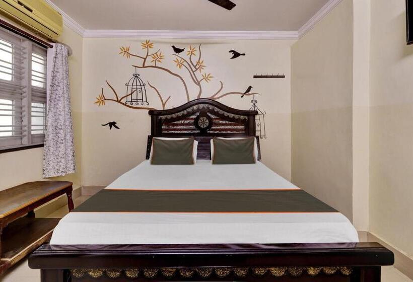 Трехместный Номер Deluxe, Collection O Sri Shanthi Residency