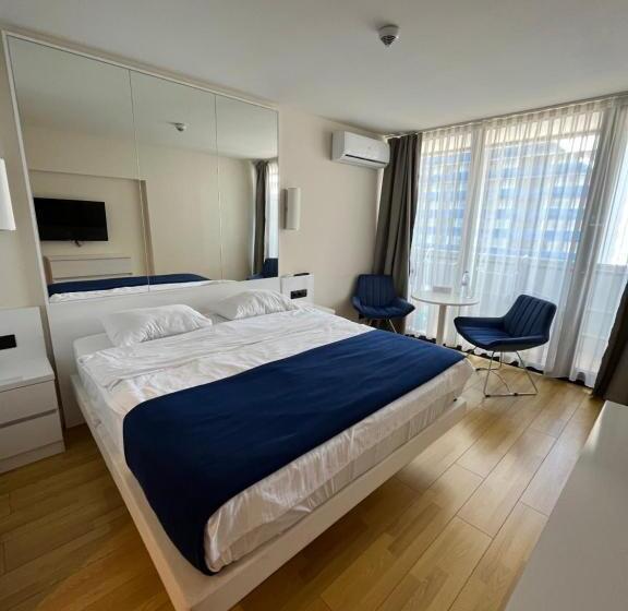 استودیوی استاندارد با چشم‌انداز دریا, Orbi City Apartament Block а 1767